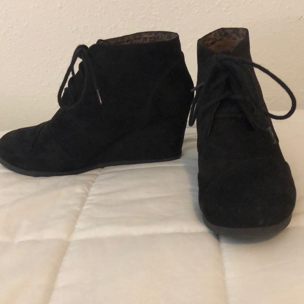 Black velvet wedges🖤